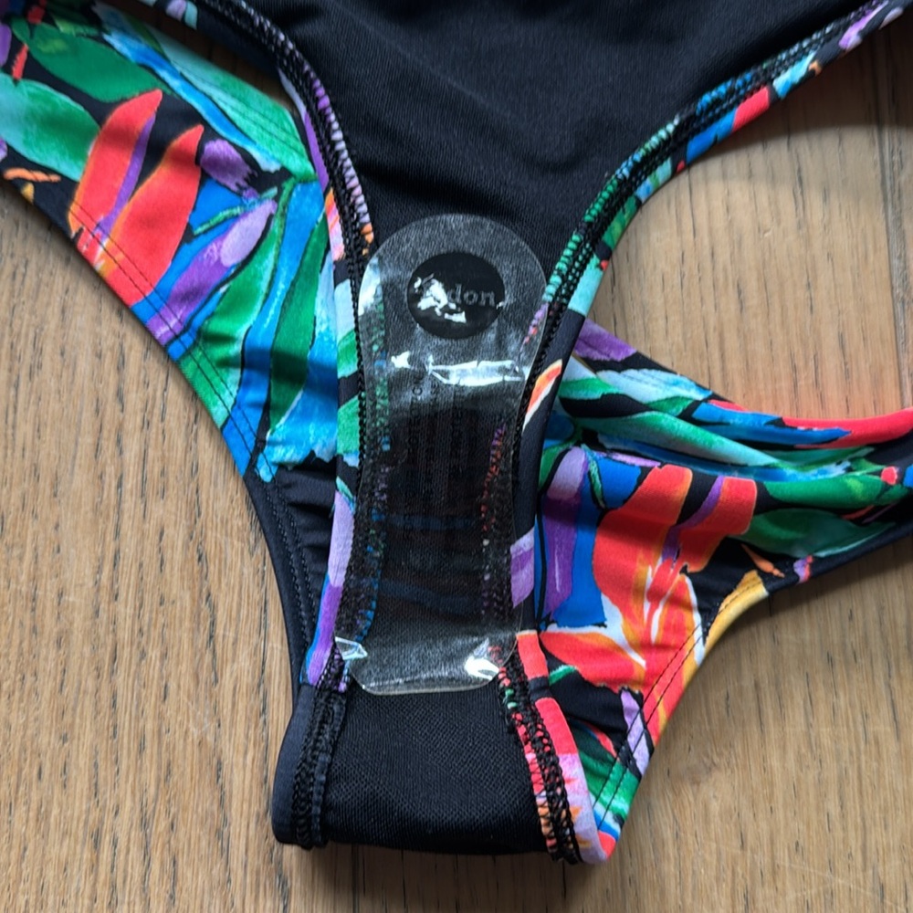 Eidon Tropical Print Bikini Top Size S - Bottom Size XS - NWT - Picture 11 of 11
